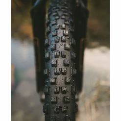 Goodyear Newton MTF Downhill Tubeless Complete Tyre -Billig Hjul butik Goodyear Newton Downhill Tubeless Front MTB Tyre Black 2 5 Tyres Black GR 015 64 584 V005 R 4